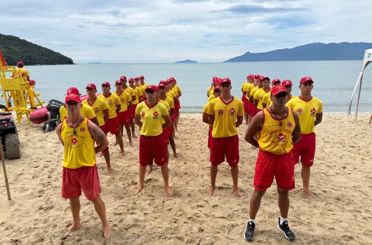 Prefeitura de Caraguatatuba forma 34 guarda-vidas temporários para a temporada de verão 2026/2027