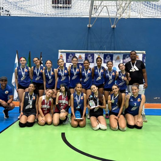 Vôlei feminino de Caraguatatuba conquista ouro e prata nas categorias Sub-13 e Sub-15
