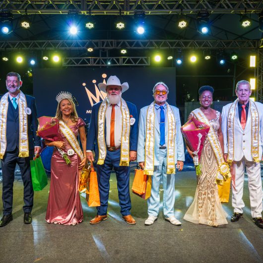 Miss e Mister 60+ celebram beleza, vitalidade e protagonismo da pessoa idosa em Caraguatatuba