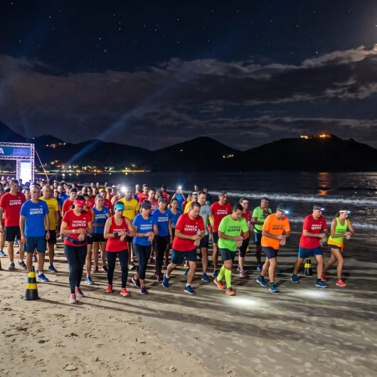 Caraguatatuba estreia projeto “Treino de Quinta” com corrida caminhada e lazer à beira-mar