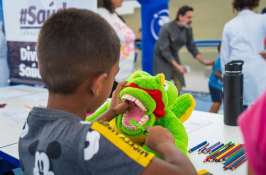 Caraguatatuba transforma Praça Cândido Mota em espaço de cuidado com o sorriso nesta sexta-feira