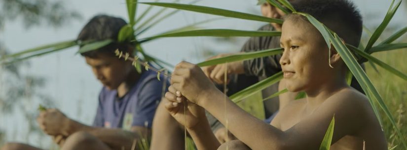 Cine Hartãt exibe documentário indígena “Do Colo da Terra” no dia 17 de outubro em Caraguatatuba